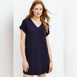 NWT Lou & Grey Signaturesoft V-Neck Pocket Dress, Navy, Size S